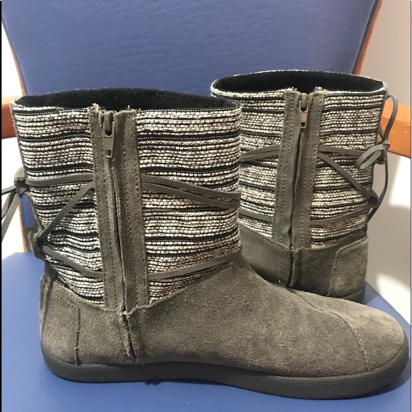 Toms women’s gray suede boot - Picture 3 of 16